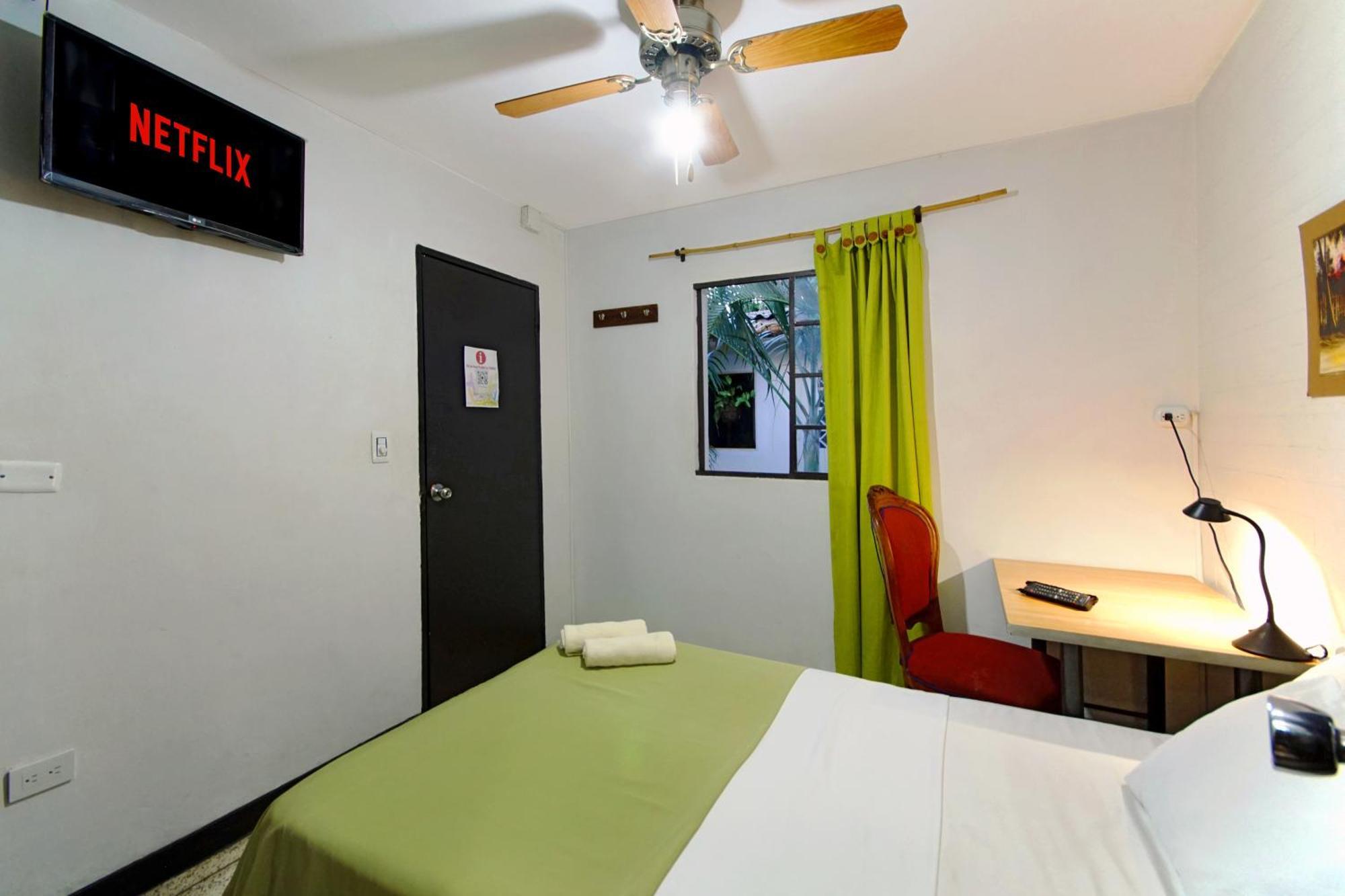 Ding-Dong Hostel كالي المظهر الخارجي الصورة
