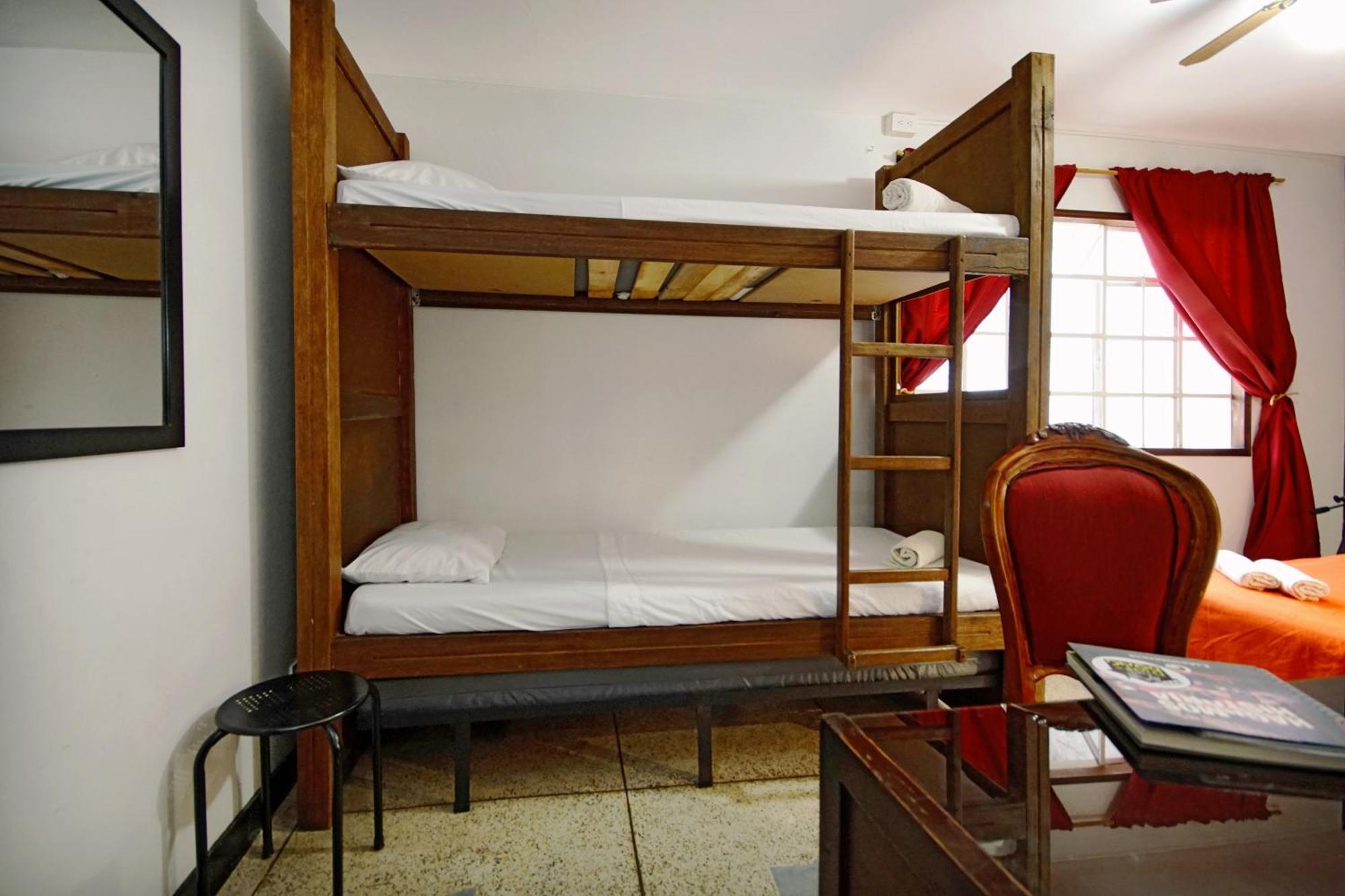 Ding-Dong Hostel كالي المظهر الخارجي الصورة
